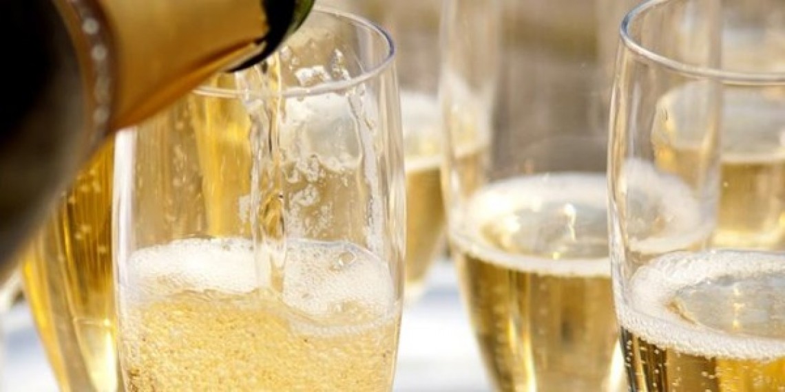 Willow Glen Holiday Bubbly Walk